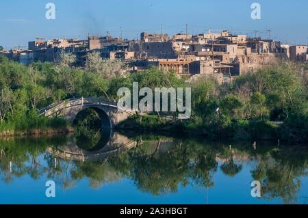 China, Xinjiang autonomous region, Kashgar, old town in bricks and adobe from the Tuman river Stock Photo