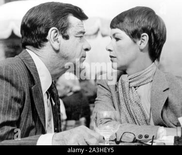 GLENDA JACKSON and WALTER MATTHAU in HOPSCOTCH (1980), directed by RONALD NEAME. Stock Photo