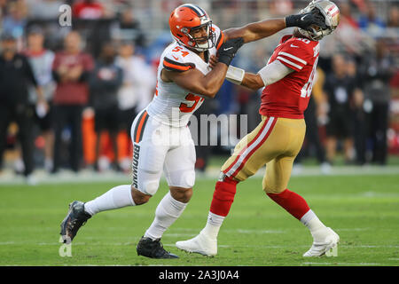 Cleveland Browns defensive end Olivier Vernon (54) rushes in against the  Indianapolis Colts during an NFL preseason football game in Indianapolis,  Saturday, Aug. 17, 2019. The Browns won the game 21-18. (Jeff