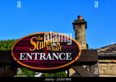 Stubbing Wharf Pub, Rochdale Canal, Hebden Bridge, Pennines, Calderdale, Yorkshire Stock Photo