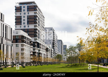 houses on Toulouser Allee, Quartier Central, district Derendorf, Pandion Le Grand Tower, Duesseldorf, North Rhine-Westphalia, Germany.  Haeuser an der Stock Photo