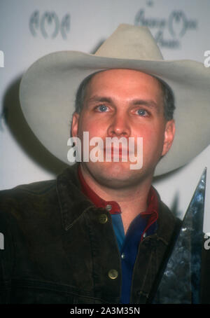 Los Angeles, California, USA 30th January 1995 Singer Garth Brooks attends the 22nd Annual American Music Awards on January 30, 1995 at the Shrine Auditorium in Los Angeles, California, USA. Photo by Barry King/Alamy Stock Photo Stock Photo