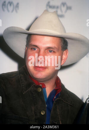 Los Angeles, California, USA 30th January 1995 Singer Garth Brooks attends the 22nd Annual American Music Awards on January 30, 1995 at the Shrine Auditorium in Los Angeles, California, USA. Photo by Barry King/Alamy Stock Photo Stock Photo