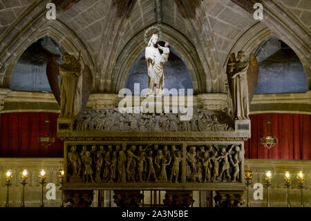 Tomb of Saint Eulalia in the crypt of cathedral, Barcelona. Catalonia ...