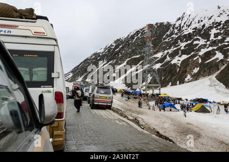 Traffic jams and extremely close crossing of trucks and vehicles due to haphazard parking at Zero Point, Srinagar - Leh Highway, Jammu and Kashmir Stock Photo