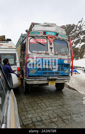 Traffic jams and extremely close crossing of trucks and vehicles due to haphazard parking at Zero Point, Srinagar - Leh Highway, Jammu and Kashmir Stock Photo