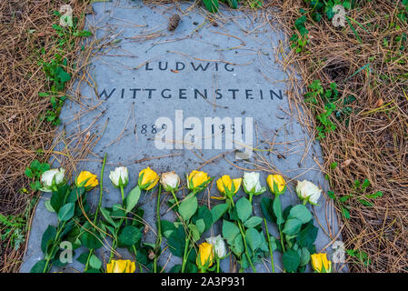 Ludwig Wittgenstein's grave - the final resting place of philosopher Ludwig Wittgenstein in the Ascension Parish Burial Ground, Cambridge. Stock Photo