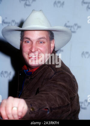 Los Angeles, California, USA 30th January 1995 Singer Garth Brooks attends the 22nd Annual American Music Awards on January 30, 1995 at the Shrine Auditorium in Los Angeles, California, USA. Photo by Barry King/Alamy Stock Photo Stock Photo