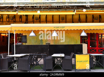 Le Cafe la Nuit in Arles. Provence,  France. Stock Photo