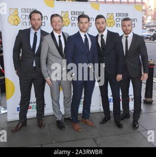 Photo Must Be Credited ©Kate Green/Alpha Press 079963 01/11/2015 The Overtones, Mark Franks Mike Crawshaw Darren Everest Lachie Chapman Timmy Mately at the Gala Lunch Fundraiser in support of BBC Children In Need which improves the lives of children across the UK at the Landmark Hotel London Stock Photo