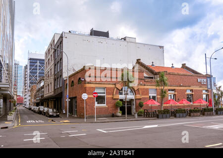 Brew on Quay pub, a historic red brick building from 1904. Former headquarters of Colonial Sugar Refining and Police Station. Stock Photo