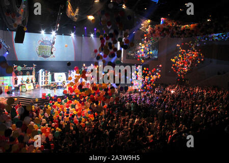 Hundreds Of Balloons Falling From The Ceiling As Culmination Of