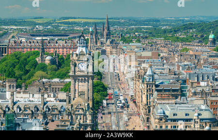 Panoramic image of Edinburgh city centre. Both New Town and Old Town, UNESCO World Heritage Sites, can be seen here. Stock Photo
