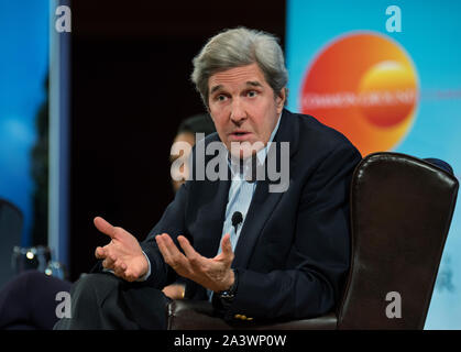 03/19/2019: Notre Dame, IN, USA.  Former U.S. Secretaries of State Condoleezza Rice (Left) and John Kerry (Right) appeared at the Common Ground Committee public forum inside the 900 seat Leighton Concert Hall at the University of Notre Dame.  The forum was cosponsored by BridgeND, The Rooney Center for the Study of American Democracy and the Notre Dame International Security Center. Stock Photo