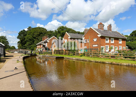 Tyrley Wharf and locks, on the Staffordshire and Shropshire border, Tyrley, Shropshire Union Canal, England, UK Stock Photo