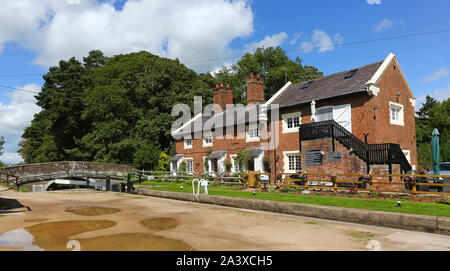 Tyrley Wharf and locks, on the Staffordshire and Shropshire border, Tyrley, Shropshire Union Canal, England, UK Stock Photo