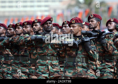 Colombo, Sri Lanka. 10th Oct, 2019. Soldiers march during a ceremony marking the Sri Lanka Army's 70th anniversary in Colombo, Sri Lanka, on Oct. 10, 2019. Credit: Gayan Sameera/Xinhua/Alamy Live News Stock Photo