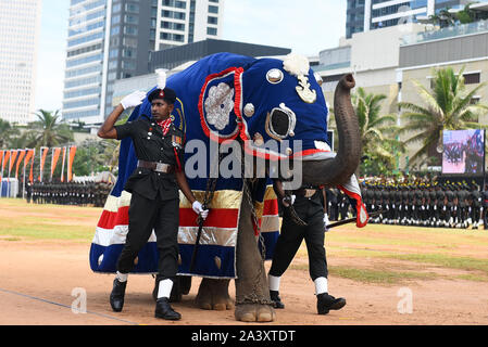 Colombo, Sri Lanka. 10th Oct, 2019. Soldiers attend a ceremony marking the Sri Lanka Army's 70th anniversary in Colombo, Sri Lanka, on Oct. 10, 2019. Credit: Gayan Sameera/Xinhua/Alamy Live News Stock Photo