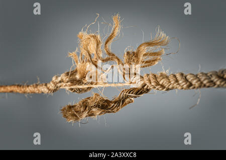 Rope fraying Stock Photo - Alamy