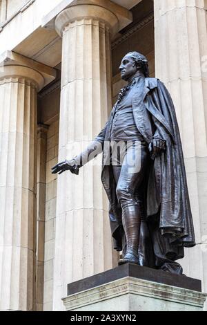 GEORGE WASHINGTON (1732-1799), FIRST PRESIDENT OF THE UNITED STATES, WALL STREET, MANHATTAN, NEW YORK, UNITED STATES, USA Stock Photo