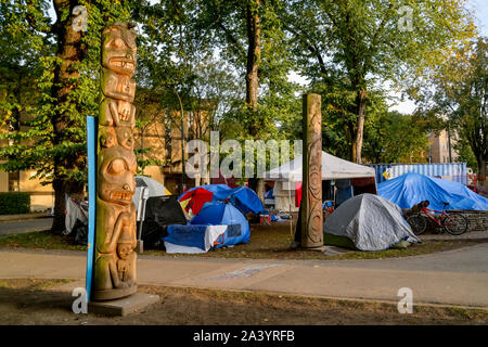 Homeless Tent City Oppenheimer Park Downtown Eastside Vancouver British Columbia Canada Stock Photo Alamy