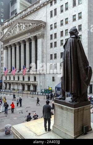 View of the statue of the first president George Washington at Federal ...