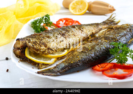 herring fish 皿 Three Sardines Plates – Woodland Mod