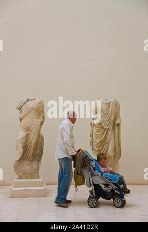 Museo Arqueologico. Esculturas romanas. Plaza de Mina. Ciudad de Cadiz. Andalucia. España Stock Photo