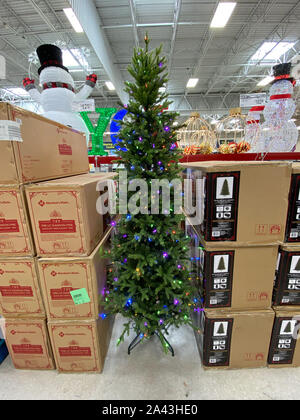 Orlando,FL/USA -10/11/19: The Christmas decoration aisle of a Sams Club ...