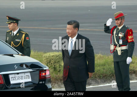 Kathmandu, Nepal. 12th Oct, 2019.  China's President Xi Jinping at the Kathmandu airport as he arrives in Nepal for a two-day visit. He was received by Nepalese President Bidhya Devi Bhandari and Prime Minister K.P. Sharma Oli at the Kathmandu airport. Credit: Dipen Shrestha/ZUMA Wire/Alamy Live News Stock Photo