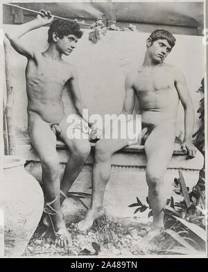 File.Gloeden, Wilhelm von (1856-1931) - n. 1601 - da - The boys of Taormina, p. 06. Stock Photo