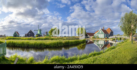 Traditional Wooden Haus, Zaanse Schans, Zaandam, Netehrlands Stock Photo