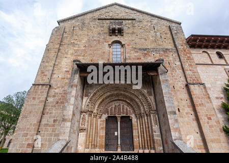 Tympanum of Porta Speciosa with a depiction of Nunio and Alodio, Monastery of Leyre,  Romanesque architecture in Navarre, Spain Stock Photo