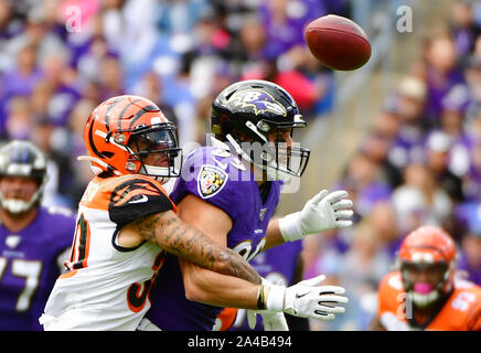 Cincinnati Bengals safety Jessie Bates III (30) drops back in coverage  during an NFL football game against the Pittsburgh Steelers, Sunday, Sep.  11, 2022, in Cincinnati. (AP Photo/Kirk Irwin Stock Photo - Alamy