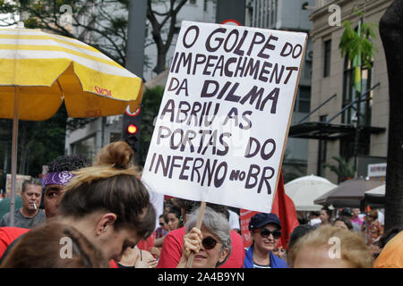 October 13, 2019: Act led by the social movements, unions and the Free Lula Committee, demand the freedom of former Brazilian President Luiz Inacio Lula da Silva and suspicion of the Brazilian Minister of Justice, Sergio Moro, on Avenida Paulista, central SÃ£o Paulo Paulo, this Sunday. October 13, 2019. Credit: FÃ¡Bio Vieira/FotoRua/ZUMA Wire/Alamy Live News Stock Photo
