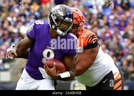 Cincinnati Bengals defensive tackle Josh Tupou (68) reacts during