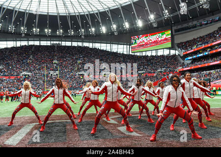 London, UK.  13 October 2019. Buccaneers cheerleaders during the NFL match Tampa Bay Buccaneers v Carolina Panthers at Tottenham Hotspur Stadium. Final score Buccaneers 26, Panthers 37.   Credit: Stephen Chung / Alamy Live News Stock Photo