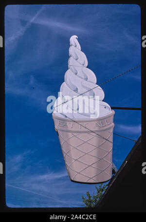 The  Malt Shop ice cream sign, Route 51, Du Quoin, Illinois Stock Photo