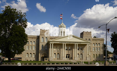 The firm of Mason, Martin, Byrnes & Johnston designed this 1886 Hamilton County Courthouse in Hamilton, Texas Stock Photo