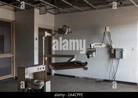 The former dentist's office at the West Virginia State Penitentiary, a retired, gothic-style prison in Moundsville, West Virginia, that operated from 1876 to 1995 Stock Photo
