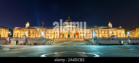 The National Gallery on Trafalgar Square in London, England Stock Photo