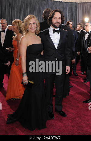 Photo Must Be Credited ©Karwai Tang/Alpha Press 076909 24/02/2013 Paul Rudd and wife Julie Yaeger at The 85th Academy Awards Oscars 2013 held at The Dolby Theatre Hollywood Blvd Los Angeles California Stock Photo