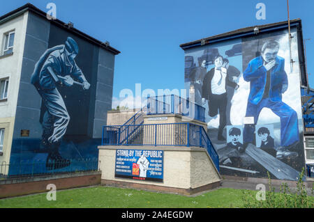 Operation Motorman mural and The Runner mural, Derry/londonderry, Northern Ireland Stock Photo