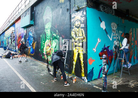 London street art UK. Street art Shoreditch. Street art East London. Graffiti London.