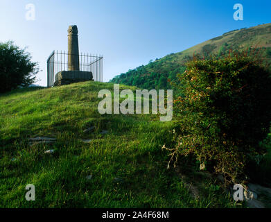 View NNE of the Pillar of Eliseg, Llangollen, Wales, UK, a fragmentary C9th inscribed cross-shaft & base atop an Early Bronze burial cairn. Stock Photo