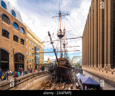 Golden Hinde on the bank side, copy of the first English vessel Stock Photo