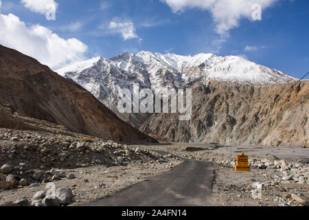 View landscape with Himalayas mountains and between Diskit - Turtok Highway and Pangong lake road go to Pangong Tso high grassland lake while winter s Stock Photo