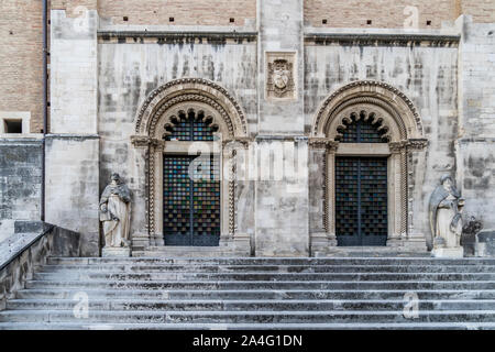 The main gate of San Giustino Cathedral's in Chieti, Abruzzo, Italy. Stock Photo