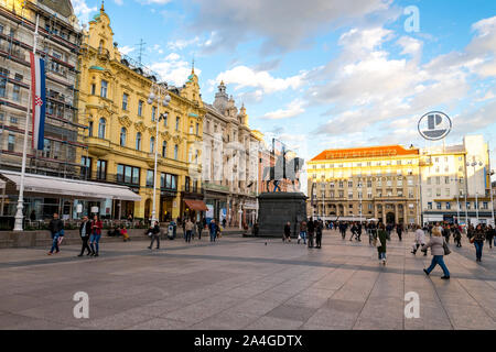 Tourists and locals on a scenic Ban Jelacic Square in the heart of Zagreb city centre, Croatia Stock Photo