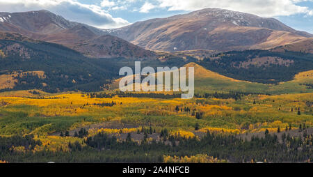 Scenic view of the landscape of Colorado with the golden aspens in Autumn. Stock Photo